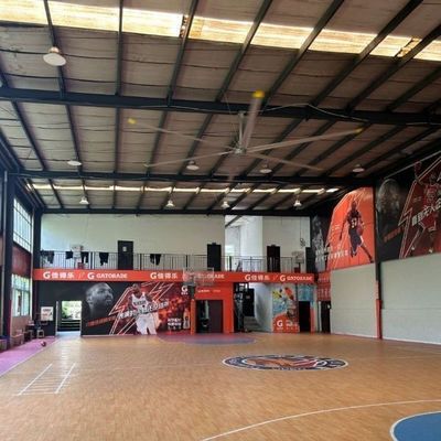 ราคาดี 8-24FT พัดลมอุตสาหกรรมขนาดใหญ่สําหรับการปรับอากาศบาสเก็ตบอล AC ไฟฟ้าประเภท Blade วัสดุอลูมิเนียม ออนไลน์