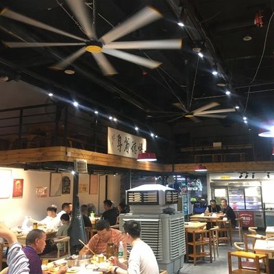 8FT Brushless Outer Rotor HVLS พัดลมเพดานอุตสาหกรรมสําหรับฟาร์มโกดัง ร้านอาหาร